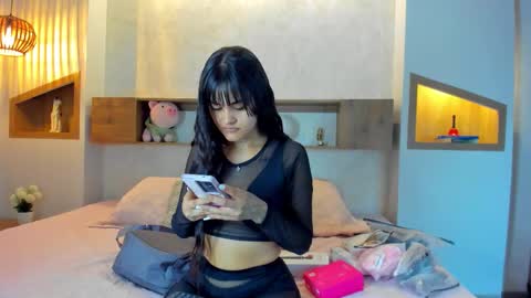 Emily Beaumont. online show from 02-19-26, 11:39