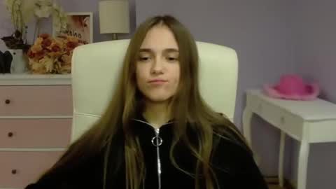 Emilly online show from 01-31-25, 10:42