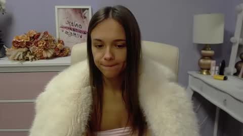 Emilly online show from 11-11-25, 07:52