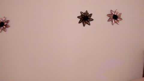 .  . online show from 02-08-25, 06:33