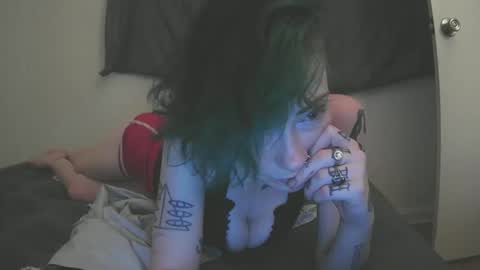 Emily Love online show from 10-05-25, 04:22