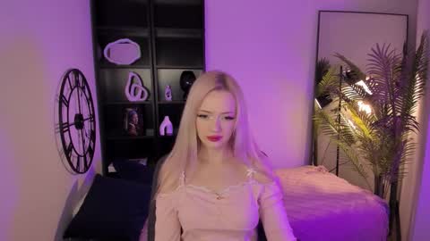 Snapshot of emily_air chatting on 09-26-25, 08:24 Emily online show from 09-26-25, 08:24