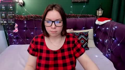 Snapshot of emily_amorre chatting on 12-30-24, 04:09 Emily 3 online show from 12-30-24, 04:09