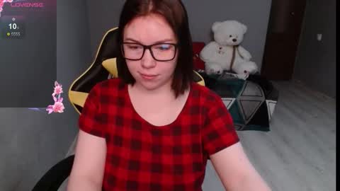 Snapshot of emily_amorre chatting on 09-24-25, 01:42 Emily 3 online show from 09-24-25, 01:42