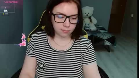 Snapshot of emily_amorre chatting on 10-06-25, 01:14 Emily 3 online show from 10-06-25, 01:14
