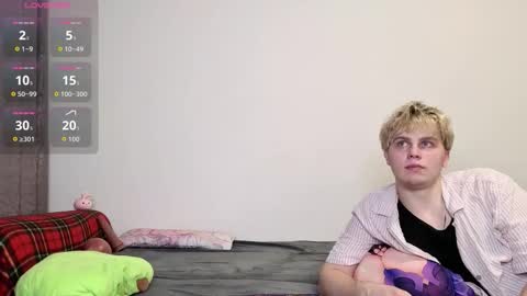 Snapshot of emily_and_ilumi chatting on 03-13-26, 09:43 emily_and_ilumi online show from 03-13-26, 09:43