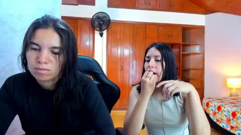 Emily and Soffy online show from 04-11-26, 12:53