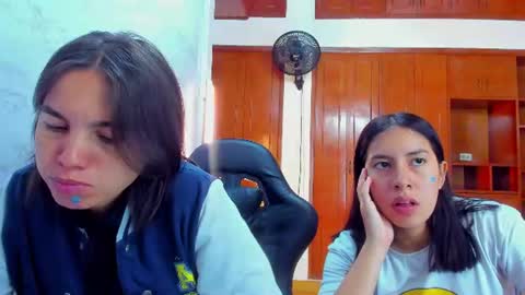 Emily and Soffy online show from 06-11-26, 12:25