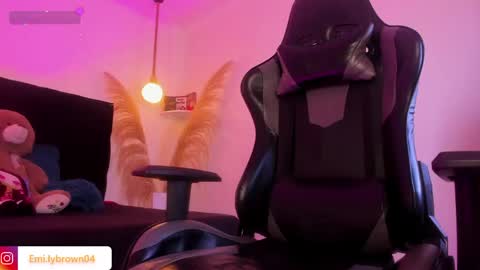 emily_brown04 online show from 04-26-26, 12:03