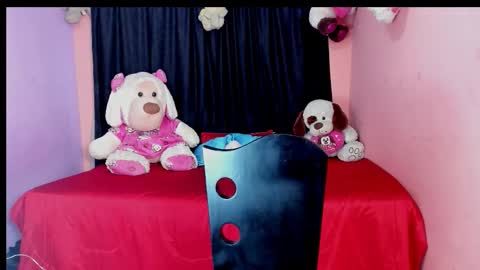 Snapshot of emily_bunny7 chatting on 11-07-25, 07:58 emily_bunny7 online show from 11-07-25, 07:58