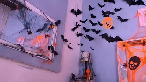 emily_castillo1_ online show from 10-27-25, 04:27