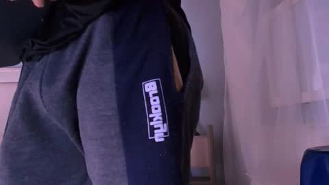 emily_castillo1_ online show from 01-05-26, 05:27