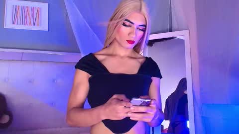 emily_castillo1_ online show from 02-09-26, 05:33
