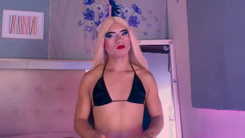 emily_castillo1_ online show from 05-28-26, 06:32