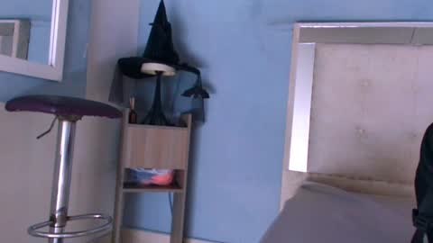 emily_castillo_1 online show from 10-12-25, 03:38