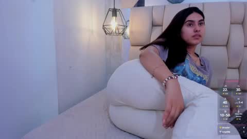 Snapshot of emily_fox_3 chatting on 04-29-26, 11:00 emily fox 3 online show from 04-29-26, 11:00