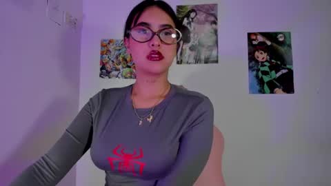 Snapshot of emily_fox_3 chatting on 07-17-26, 01:56 emily fox 3 online show from 07-17-26, 01:56
