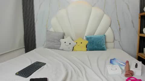Snapshot of emily_frostt chatting on 06-16-26, 11:35 emily_frostt online show from 06-16-26, 11:35