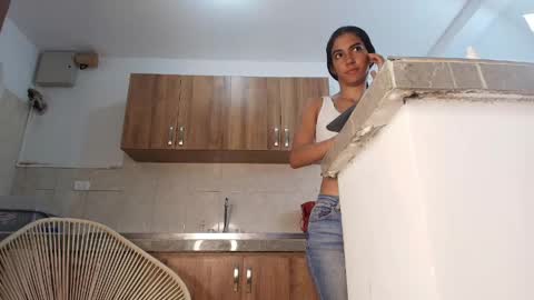 emily_gaviria1 online show from 05-22-26, 12:11