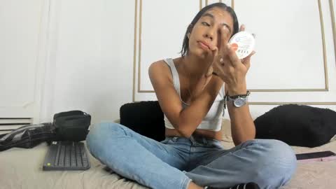 emily_gaviria1 online show from 05-29-26, 01:09