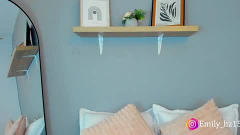 Emily online show from 01-08-25, 01:20