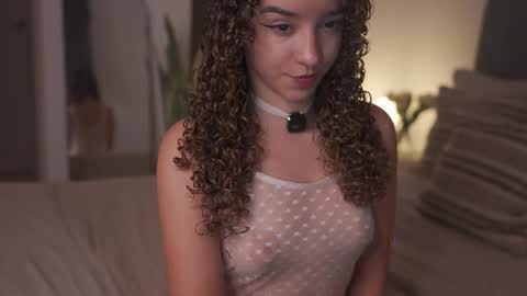 Snapshot of emily_johnson1 chatting on 05-02-26, 11:10 Juliana online show from 05-02-26, 11:10