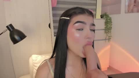 EmilyKenner  Independent model  online show from 07-22-26, 12:19