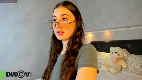 Emily online show from 03-05-26, 01:23