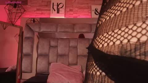     online show from 10-12-25, 11:53
