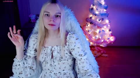 Lia online show from 12-22-24, 01:45