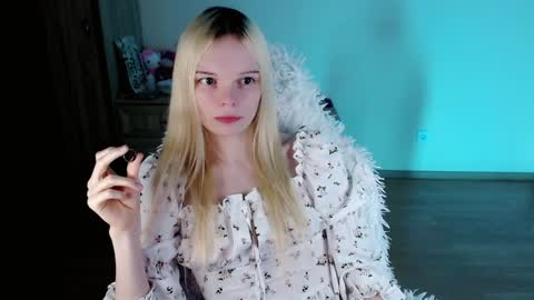 Lia online show from 02-07-25, 02:47