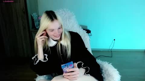 Lia online show from 02-09-25, 11:25