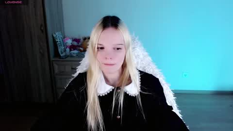 Lia online show from 02-11-25, 11:44