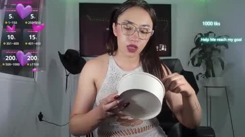 emily_palmeer online show from 10-20-25, 10:16