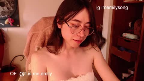 emily_pearl_ online show from 02-12-26, 08:48