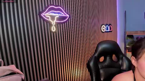 Emily  online show from 12-04-25, 04:44