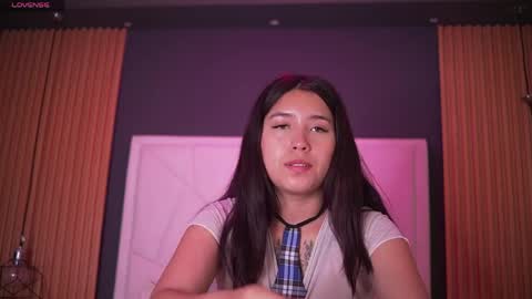 Snapshot of emily_roberts9 chatting on 03-31-26, 11:21 Emily online show from 03-31-26, 11:21