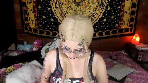 Snapshot of emily_salvatore chatting on 02-08-25, 02:26 emily_salvatore online show from 02-08-25, 02:26