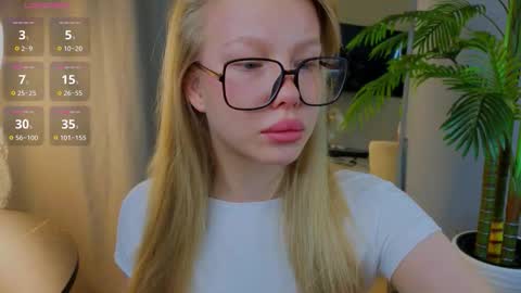 Snapshot of emily_shepard chatting on 09-24-25, 02:04 emily shepard online show from 09-24-25, 02:04