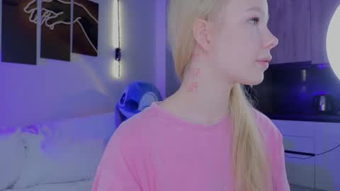 emily shepard online show from 04-01-26, 02:23