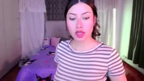 Snapshot of emily_swan_04 chatting on 03-15-26, 01:33 Emily Swan online show from 03-15-26, 01:33