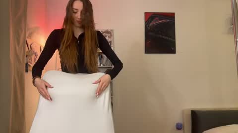 Lia online show from 05-15-26, 11:17