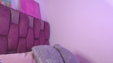 Snapshot of emily_w2 chatting on 05-01-26, 04:06 emily_w2 online show from 05-01-26, 04:06