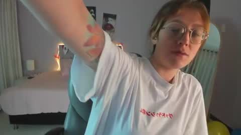 Snapshot of emily_warren__ chatting on 06-23-26, 08:07 emily_warren__ online show from 06-23-26, 08:07