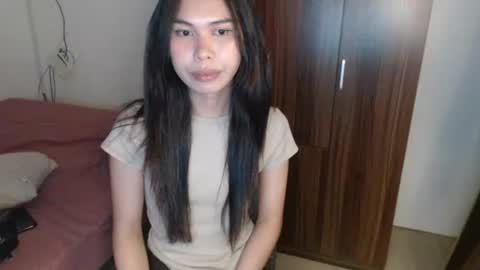 emily_xo143 online show from 02-24-26, 05:05