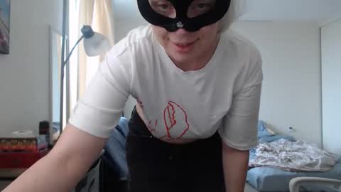 Emily online show from 09-12-25, 05:24