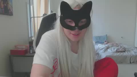 Emily online show from 10-10-25, 08:19