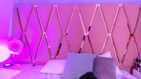 Emily online show from 04-26-26, 01:25