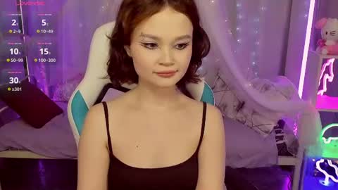 Snapshot of emilychaves chatting on 06-21-26, 11:35 Emilyhaves online show from 06-21-26, 11:35