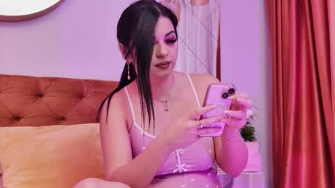 Snapshot of emilycolle_ chatting on 10-11-25, 04:33 Emily online show from 10-11-25, 04:33